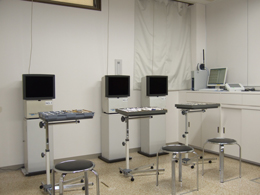 日谷眼科　検査室